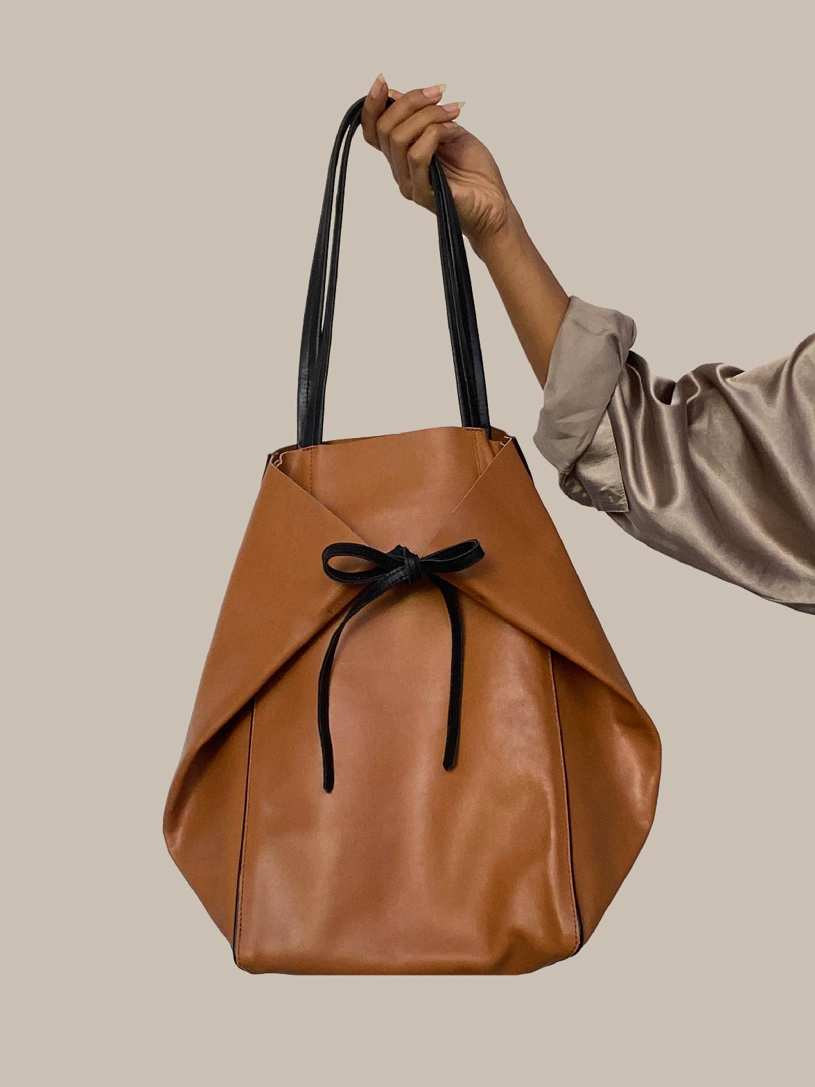 Pyramid Bag with Piping