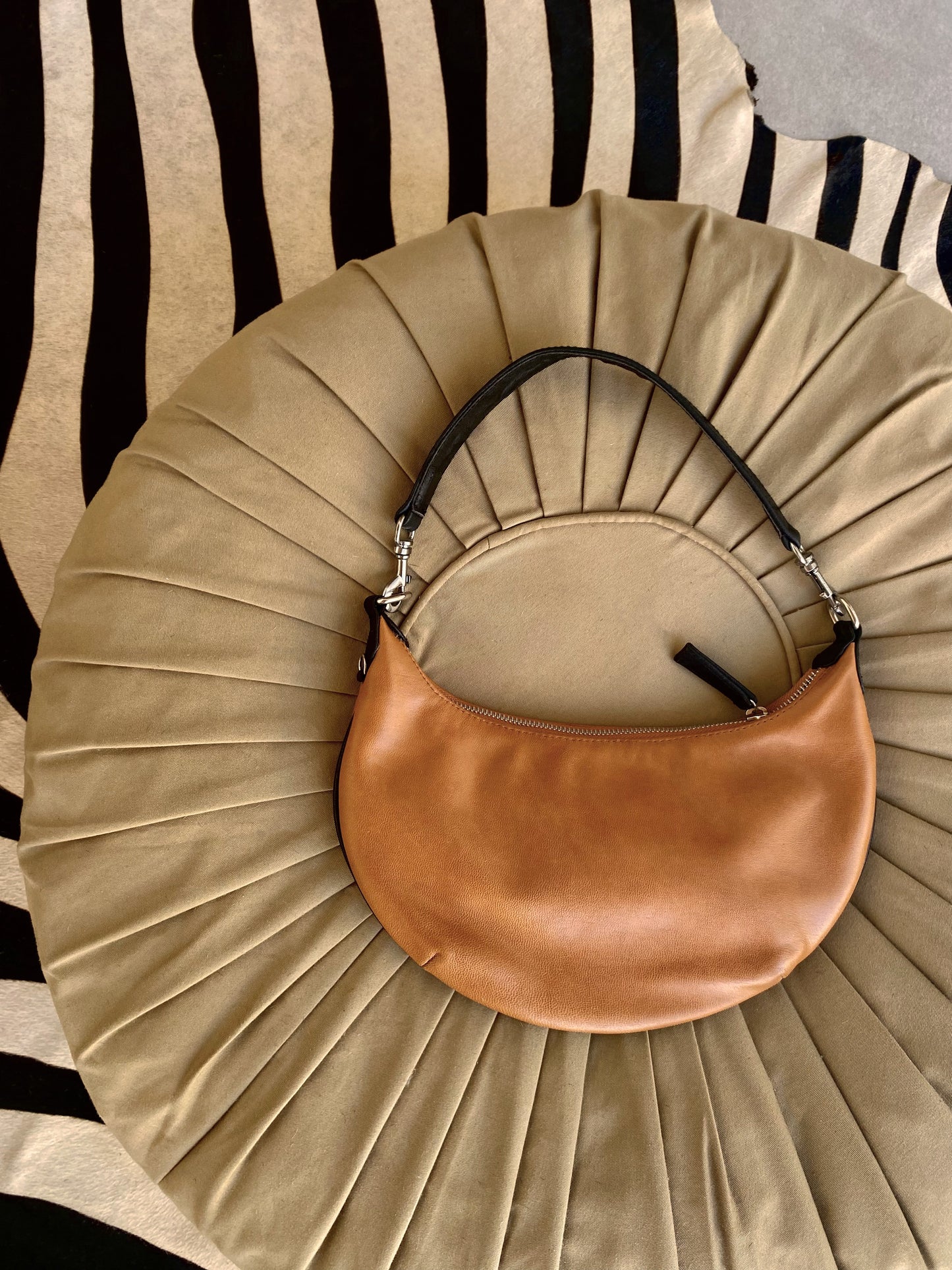 Moon Bag Leather in Saddle Tan