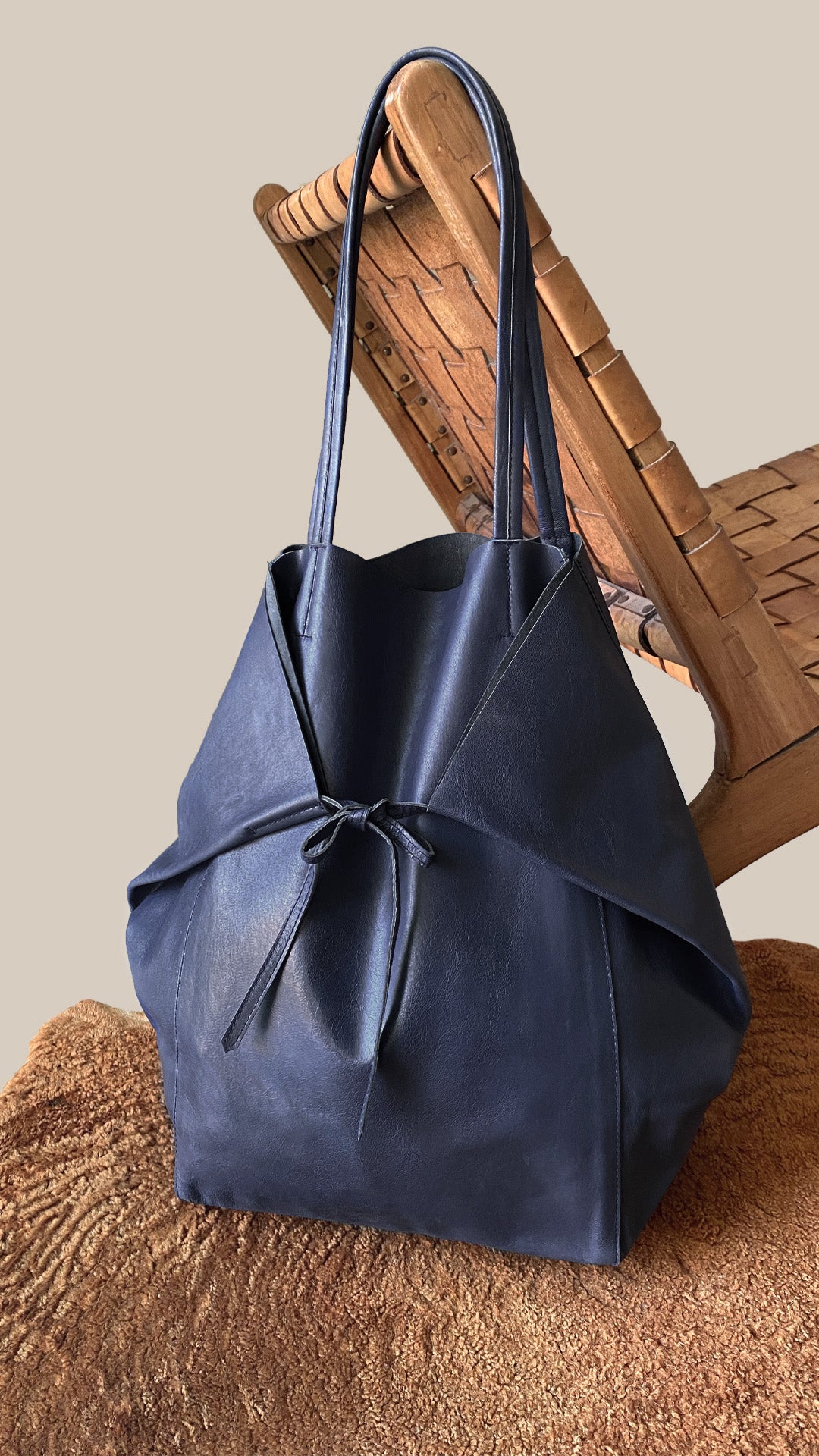 Pyramid Bag (big) in Navy Blue