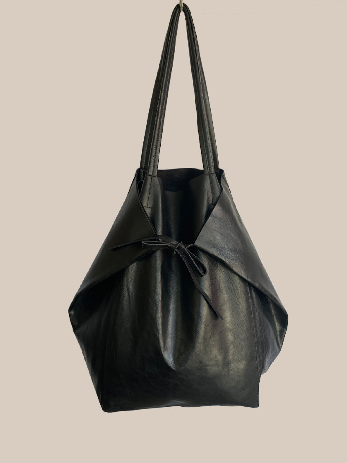 Pyramid Bag (big) in Black